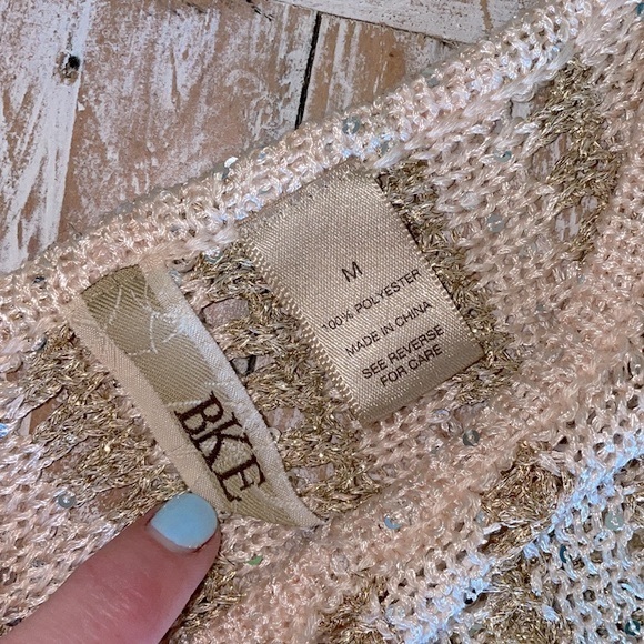✨BKE Gorgeous Gold Sweater✨~med - Picture 7 of 7